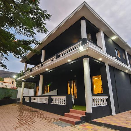 Black Stone Villa Kārli المظهر الخارجي الصورة